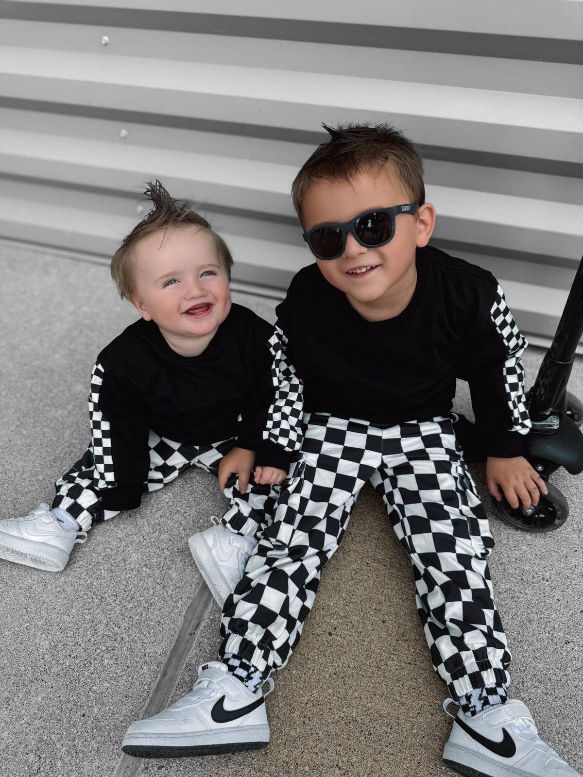 BLACK & WHITE CHECKERED • CARGO SWEATPANTS: 12/18m
