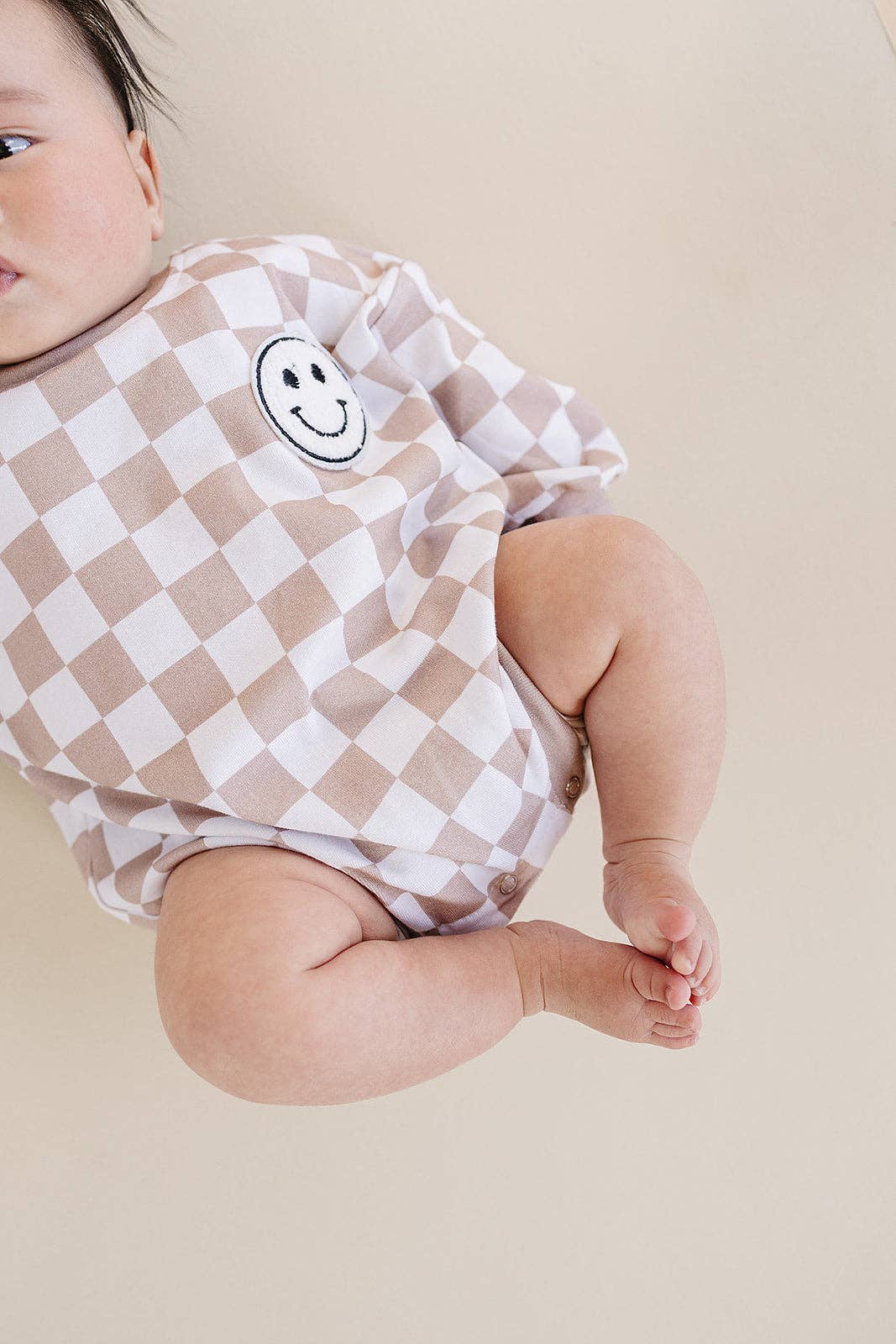 Bubble Romper | Checkered Smiley Latte: 2T