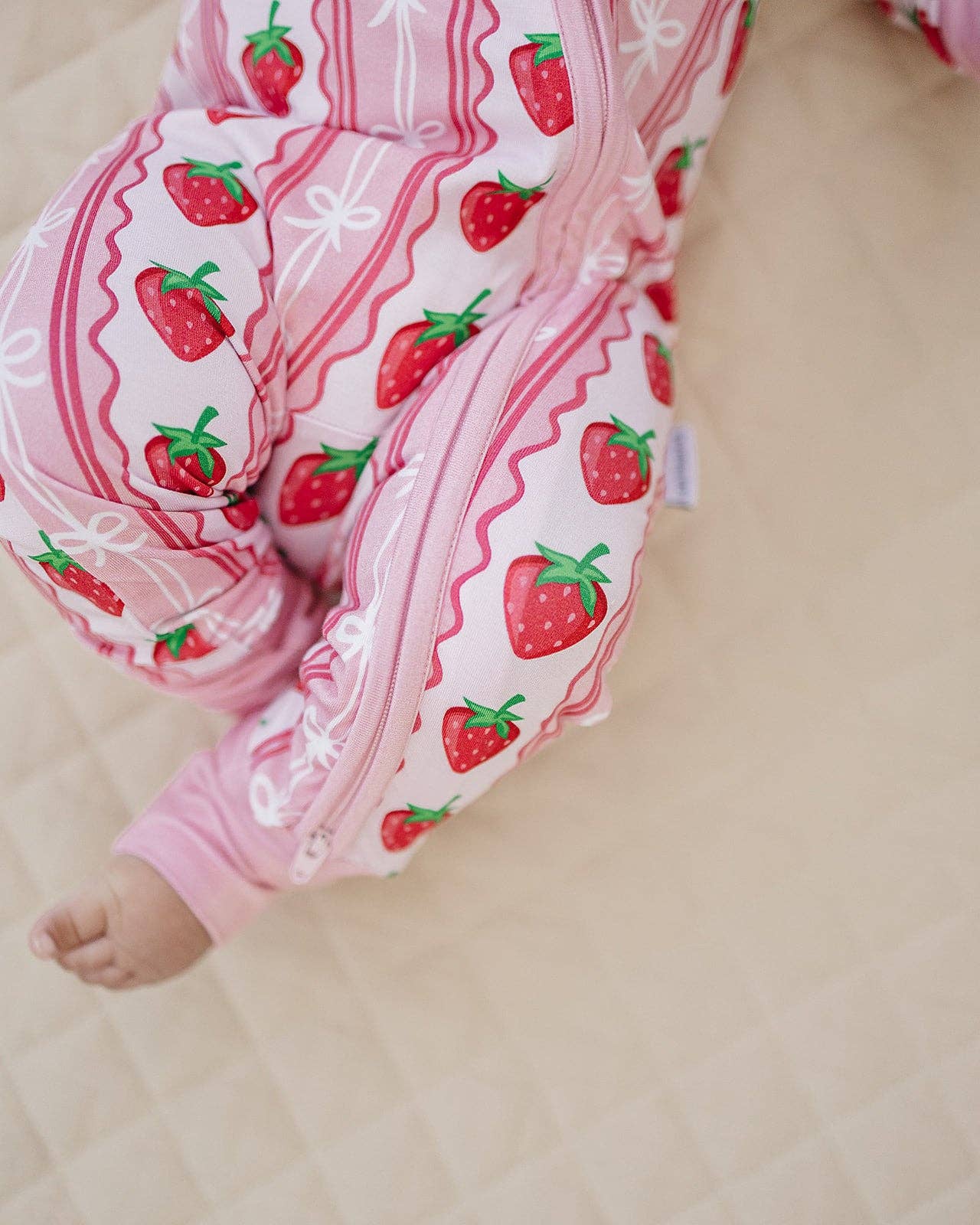 Bamboo Zip Romper | Strawberry: 3-6M
